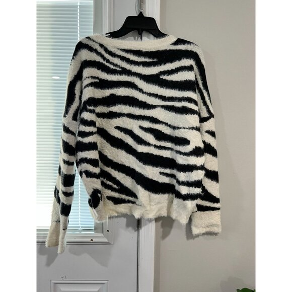 Express Women Animal Print Long Sleeve Sweater Black/White Zebra Print - Large - Picture 2 of 9